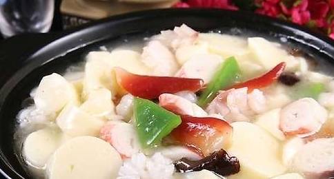 白玉菇豆腐煲，鲜美口感，营养满分，家常美食新选择