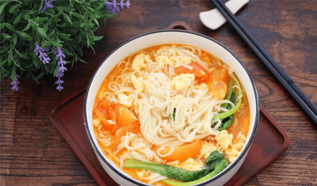 日式风味——鸡蛋豆腐煮面条，温暖你的味蕾