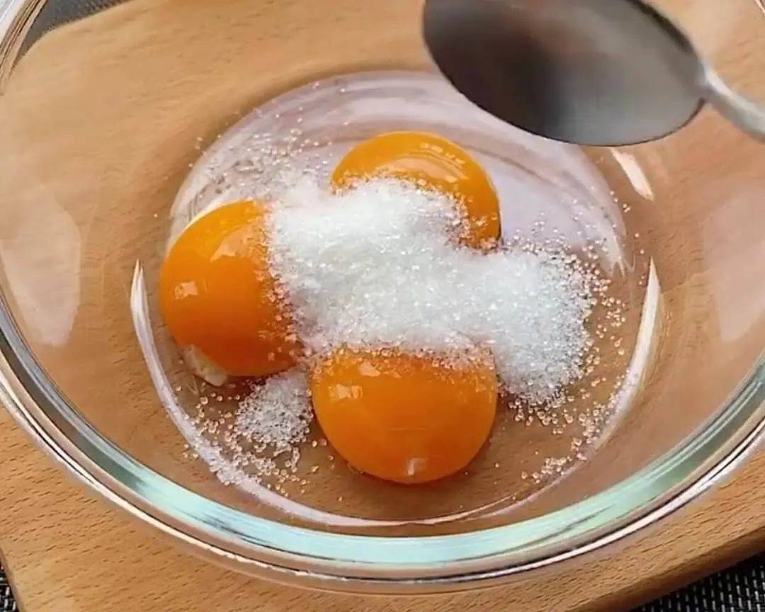 鸡蛋奶油雪糕做法