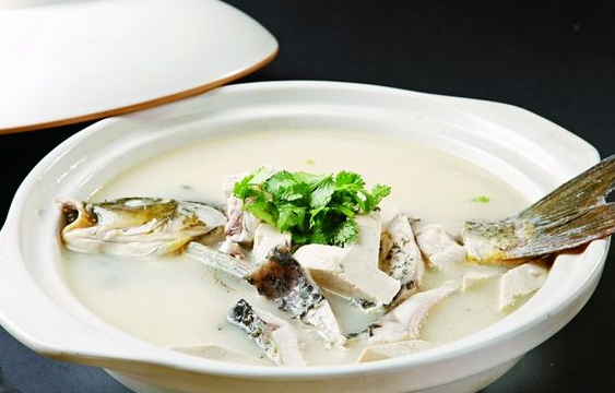 鲫鱼豆腐咸菜，鲜美炖煮，营养满分的好搭档