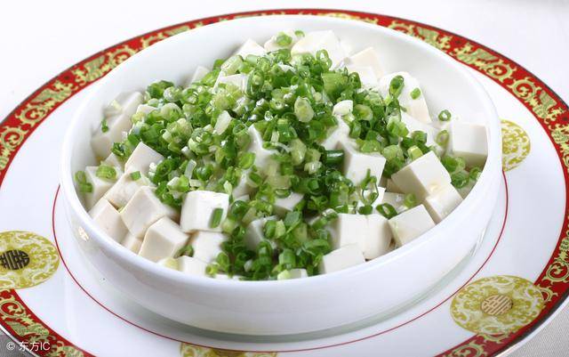 东北家常味，小葱拌豆腐的简单魅力