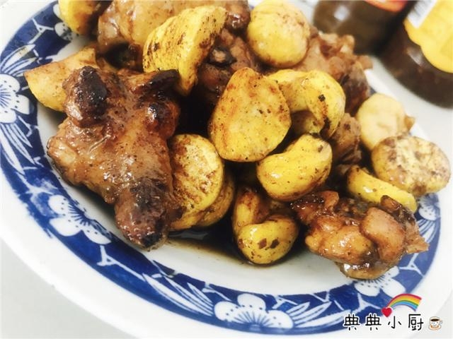 家常板栗烧鸡，温馨家常味道，简单易学的美食佳肴