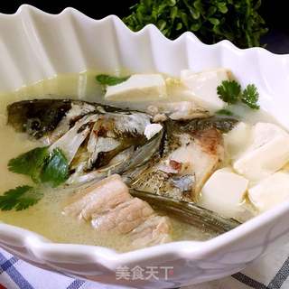 花鲢鱼头炖豆腐，鲜美滋补的家常美食