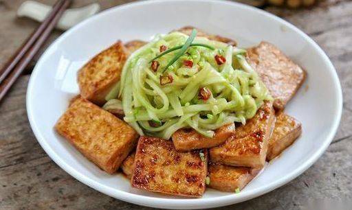 家常闷香脆豆腐，外酥里嫩，美味又养生