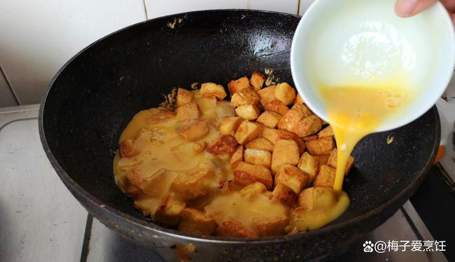 翅中豆腐鸡蛋，家常美食的创意搭配，营养美味一应俱全