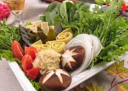 食用菊花，美容养生的秘密武器，解锁不一样的美食体验