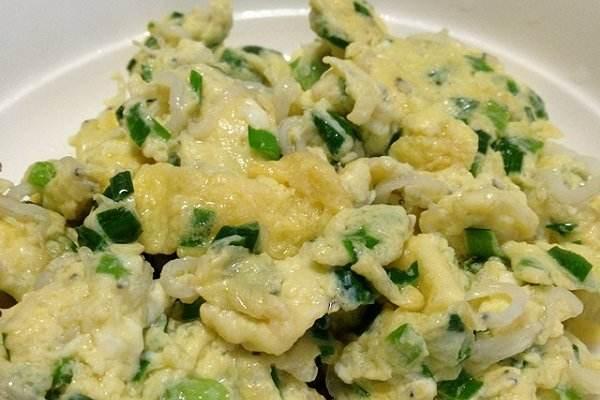银鱼韭菜炒鸡蛋做法