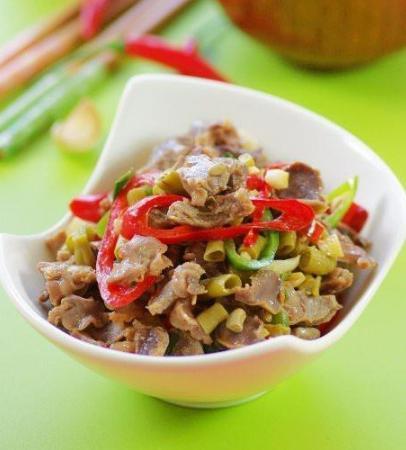 辣味十足，家常鸡胗炒辣椒这样做更好吃！