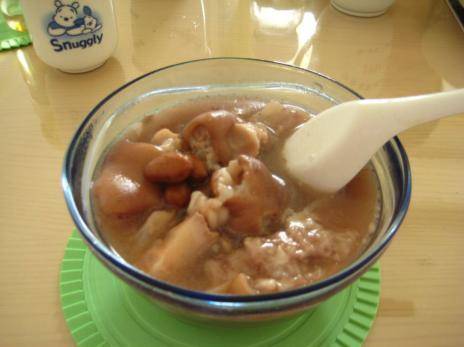 坐月子猪蹄汤，滋补恢复的黄金食谱