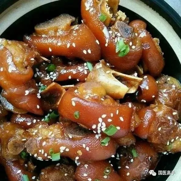 红汤川味猪手的做法