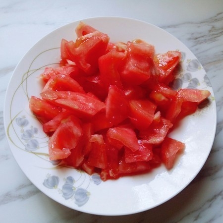 夏日炎炎，西红柿凉拌辣带来清爽美味