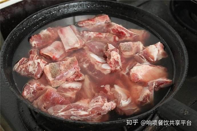 鲜老虎姜炖排骨的做法