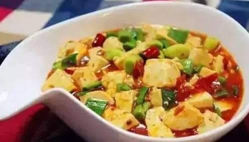 小厨神豆腐，家常美食的魅力与简单做法解析