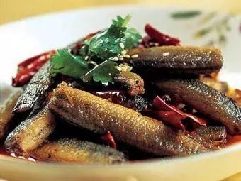 泥鳅豆腐地笼，家常美食的鲜美碰撞