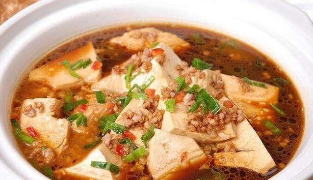 铁板烧葱花豆腐，一道色香味俱全的美食诱惑