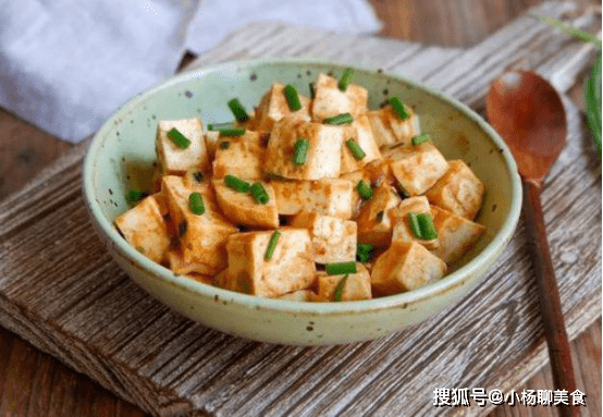 土豆条伴豆腐，家常美食的新颖搭配，美味与营养的双重享受
