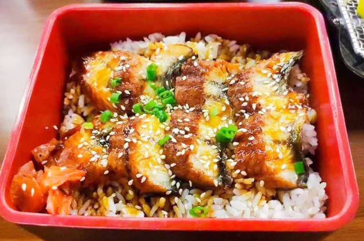 黄鱼熬臭豆腐，独特风味的美味佳肴