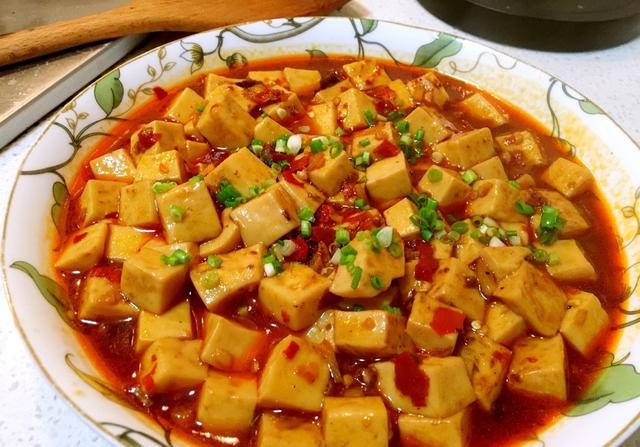 豆腐鸡腿焖饭，美味与营养的完美融合