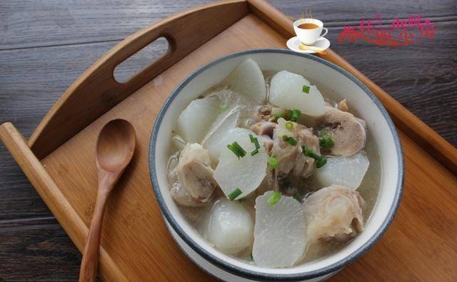 家常美味，酿白豆腐煮汤的做法与功效解析