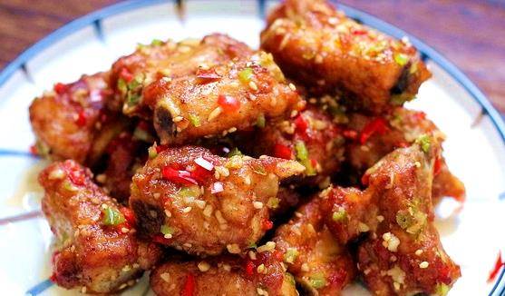 中餐厅椒盐排骨的做法