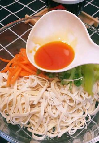 包装豆腐丝凉拌的做法