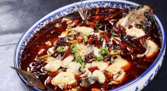 砂锅焖鱼块豆腐，鲜美滋补的家常美食
