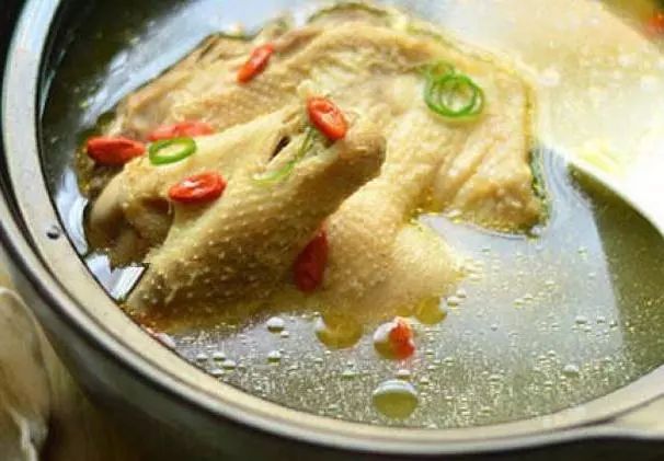 黄芪当归炖鸡，滋补养生，温暖整个冬天