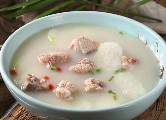 炖排骨白扁豆汤的做法