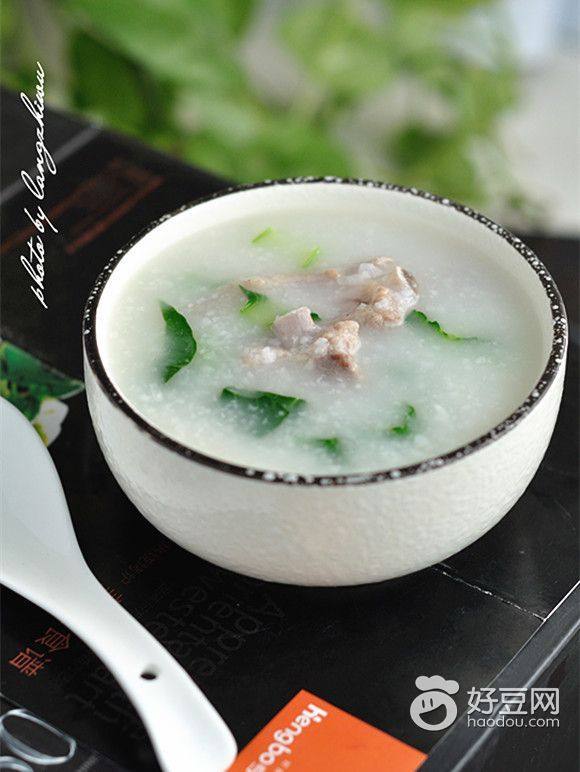黄鳝鱼排骨煮粥的做法