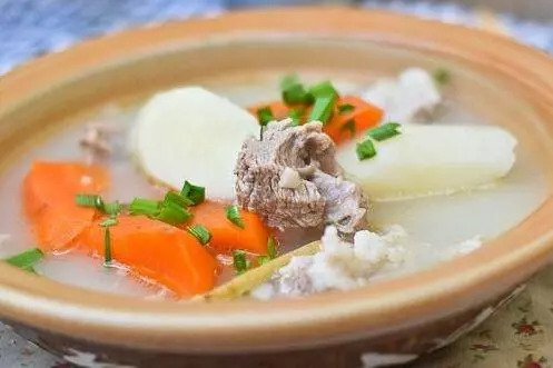 羊肉山药滋补汤，冬季养生的美味秘方