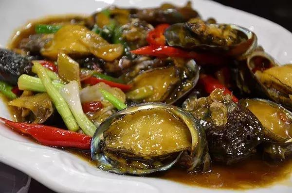 炒鱼豆腐与羊肉的鲜美邂逅，家常美食新体验