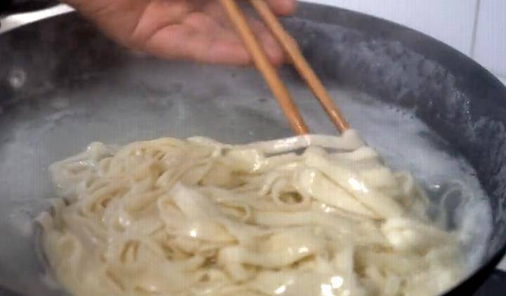 鸡蛋面皮配菜做法视频