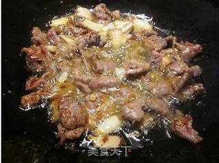 香菜孜然牛肉，香气四溢的美食佳肴，家常做法详解