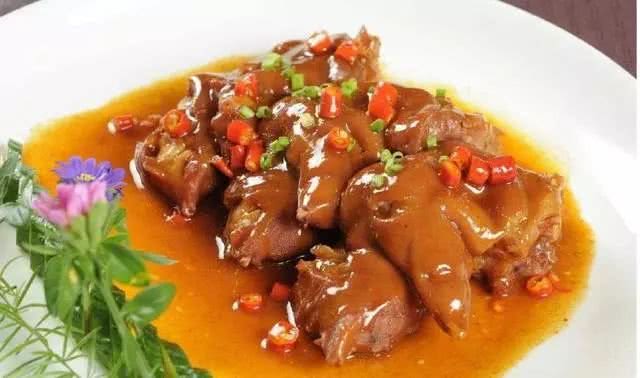 红烧莲菜，家常美食中的营养佳品