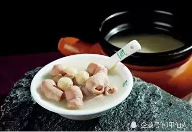 干豆腐炒猪小肠，家常美食的绝妙搭配