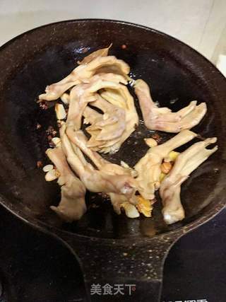 五香鸭爪的魅力，美味与健康的双重享受