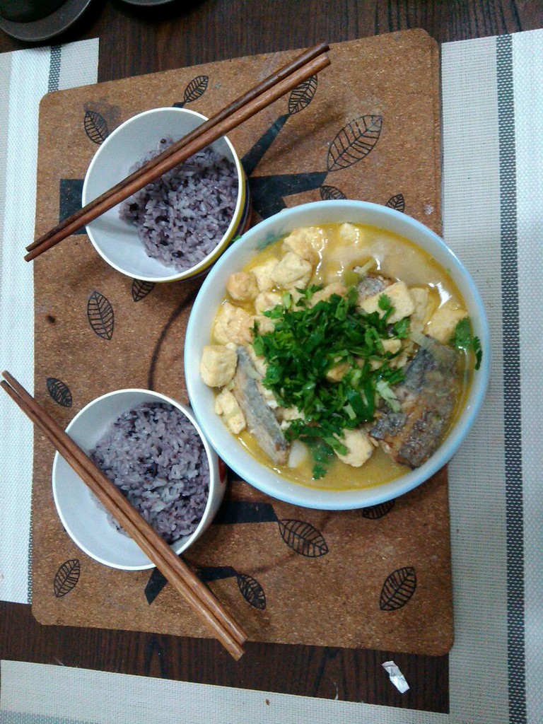 松花鱼炖豆腐，鲜美滋补的家常佳肴