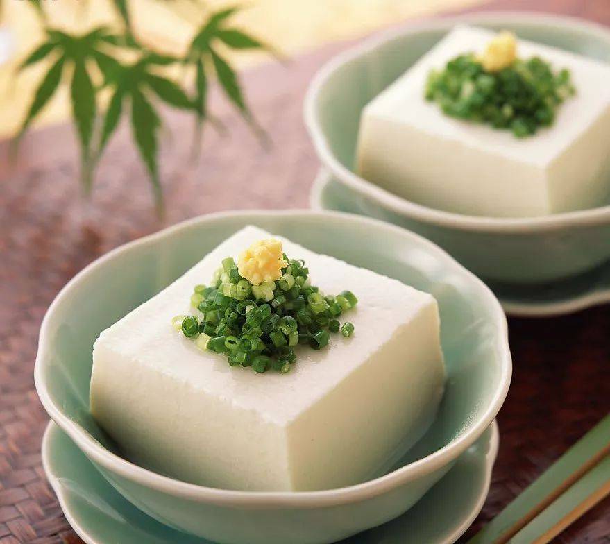 蜡烛豆腐，传统美食的现代魅力