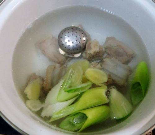 山药胡萝卜羊排汤——滋养身心，温暖每一根味蕾