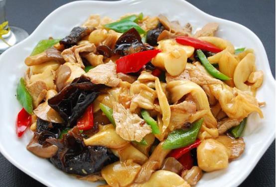 干豆腐炒尖椒海带，家常美食的鲜美碰撞