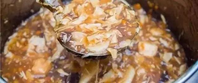 腊肉与白豆腐的美食邂逅，家常菜肴的温暖魅力