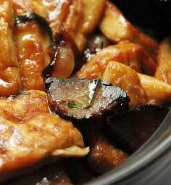 腊肉与白豆腐的美食邂逅，家常菜肴的温暖魅力