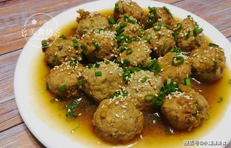 丸子豆腐炸肉烩菜，家常美食的绝妙搭配