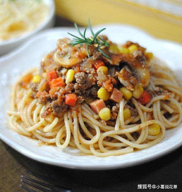 鱿鱼意大利面的魅力，鲜美口感与营养兼顾的美食制作