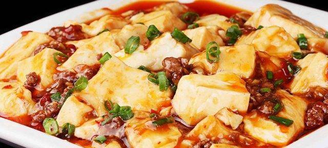 糖醋豆腐鸡肉焖饭，美味与健康的完美融合