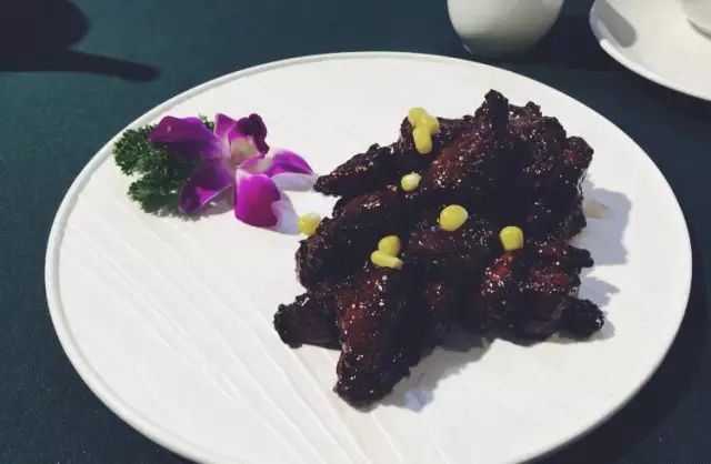 上海菜皮蛋豆腐，家常美食中的经典之作