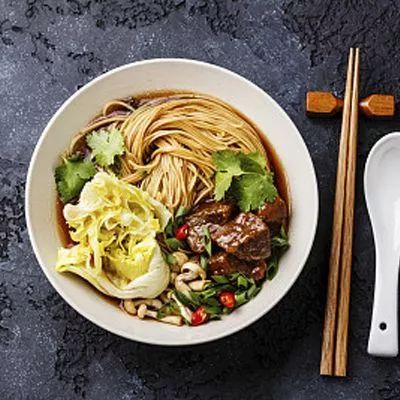 家常美食新尝试——炒豆腐圆面条的独到美味