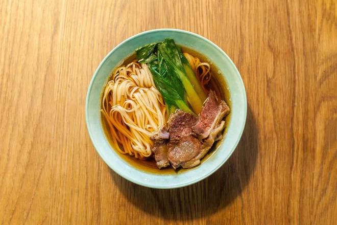 家常美食新尝试——炒豆腐圆面条的独到美味