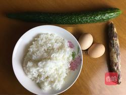 饭团鸡蛋香肠的做法