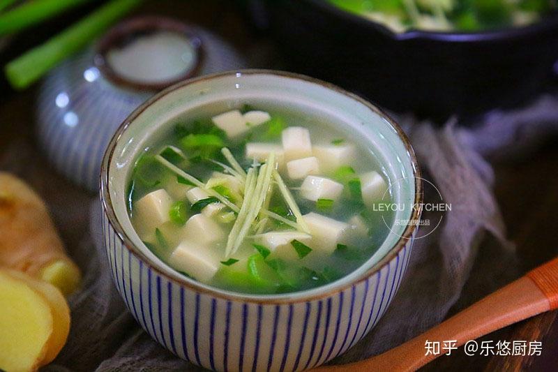 皮蛋菜心豆腐汤的做法